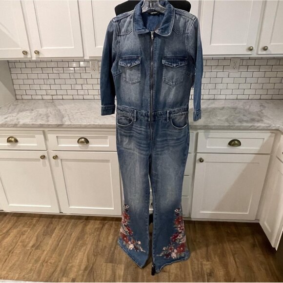 Free People Driftwood Jumpsuit Womens Medium NWT Embroidered Denim Wash Flared - Picture 2 of 10